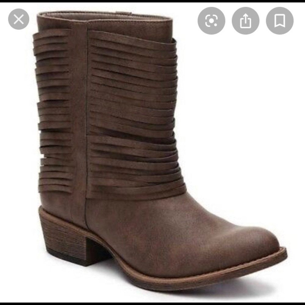 Coconuts by Matisse Chorus Pull-On Booties